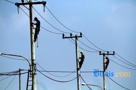  LISTRIK BAWAH TANAH: Pembangunan Transmisi Tingkatkan Cadangan Daya